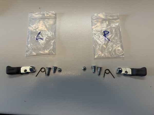 1 Ersatzhebelchen grau (1 Paar) in verbesserter Qualität aus Stahlguss.